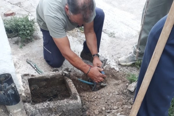 Βοιωτία: Δες πως έκλεβαν νερό και ρεύμα στην Θήβα (εικόνες)